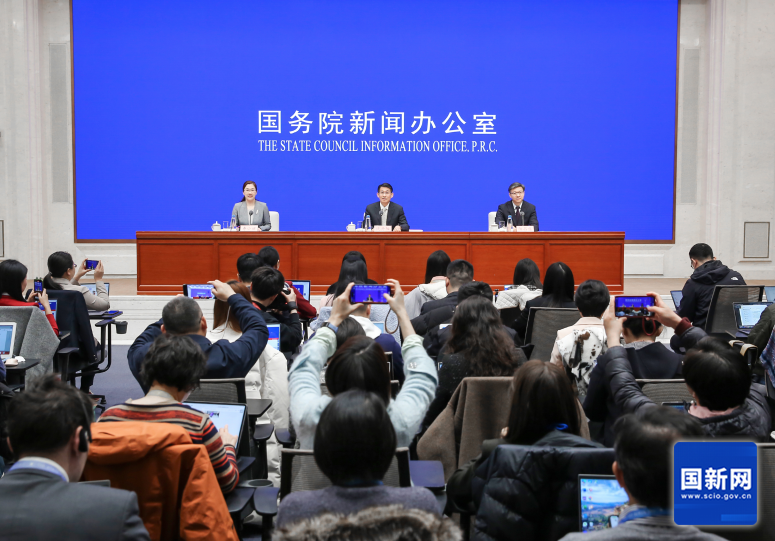 行吹风会 解读《政府工作报告冰球突破技巧国务院新闻办举(图3)